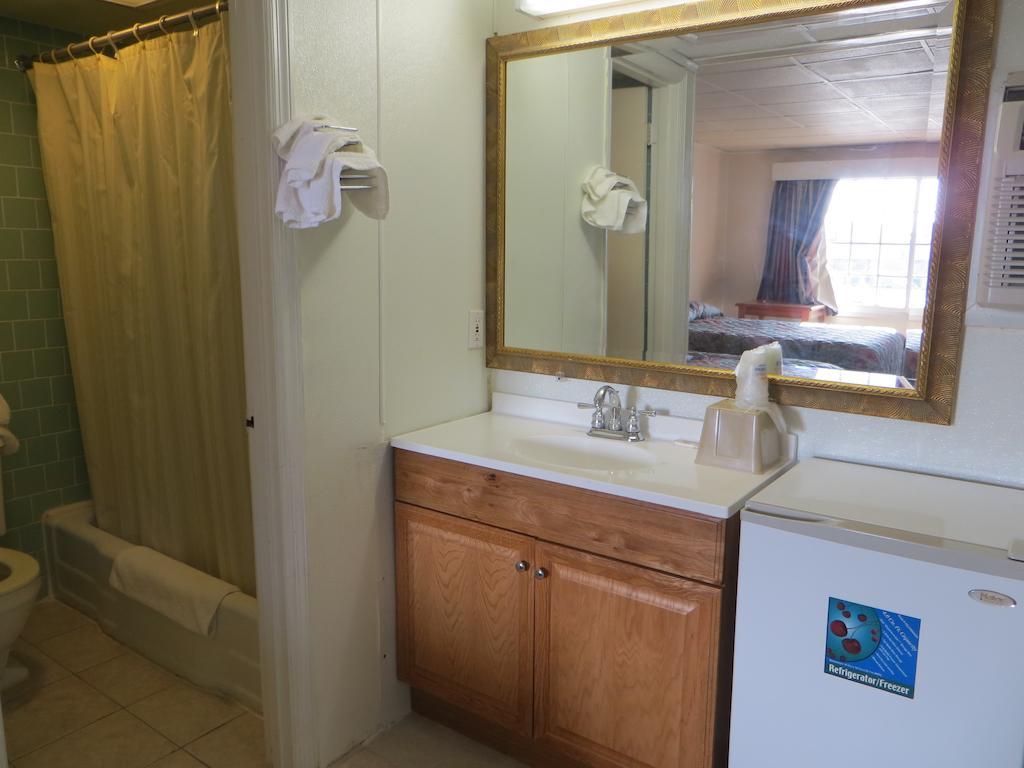 Pine Crest Motor Lodge Holly Springs Habitación foto