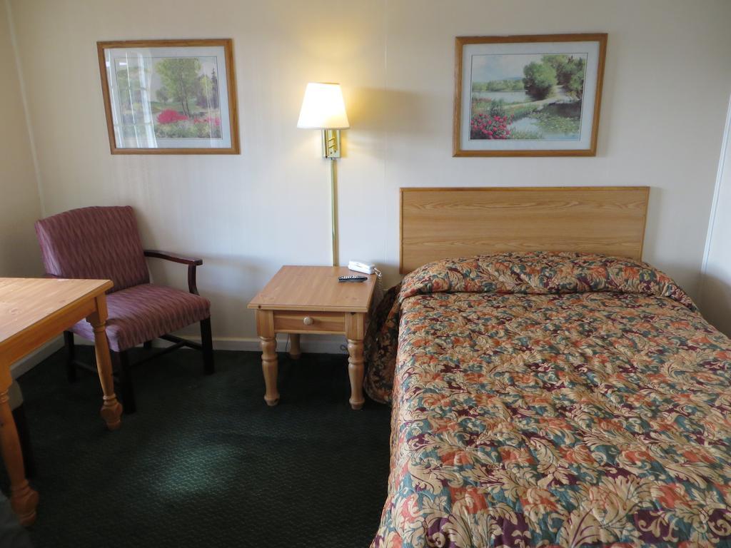 Pine Crest Motor Lodge Holly Springs Habitación foto